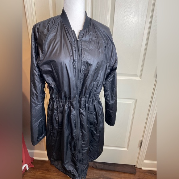 Athleta Mountain Summit Primaloft Women's Black Lightweight Parka - Picture 3 of 15